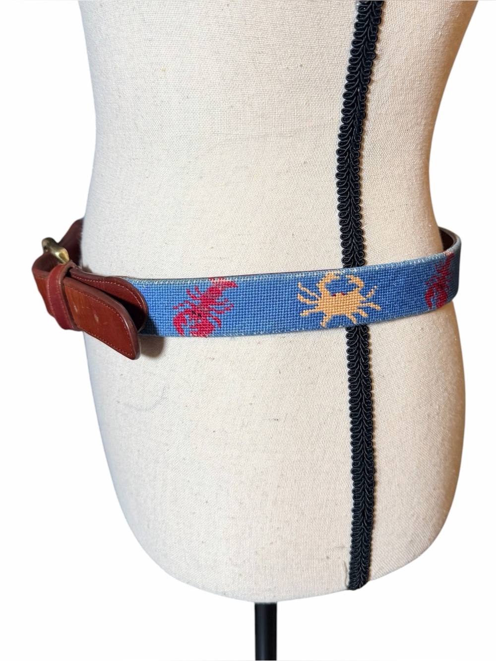 Tucker Blair Needlepoint Belt Crab Lobster Coastal Preppy Size 32